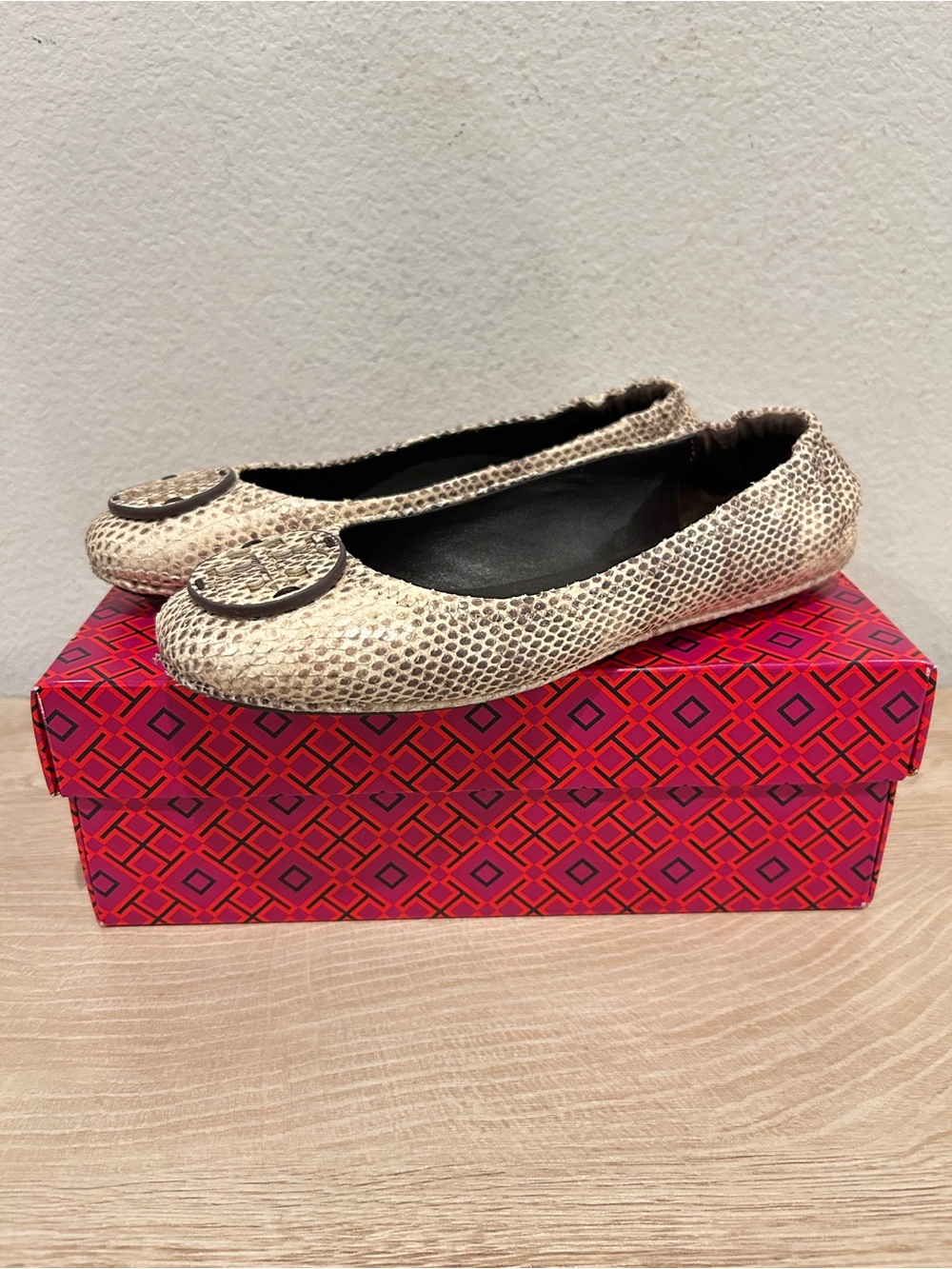 Tory Burch Minnie Travel Ballet Flats Cream Roccia Stamped Snake leather, Size 7